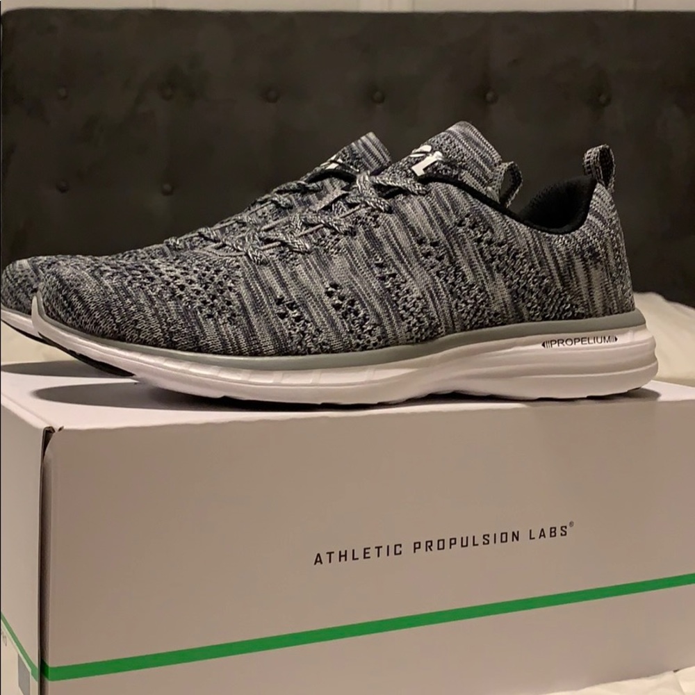 APL shoes. Unisex. Men’s size 7.5. Women’s size 9.